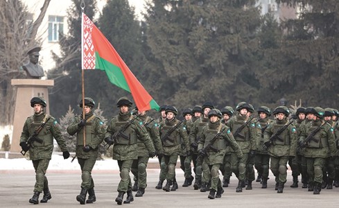 القوات الإقليمية بقيادة روسيا تبدأ الانسحاب من كازاخستان.. ومطار ألماتي يستأنف عمله