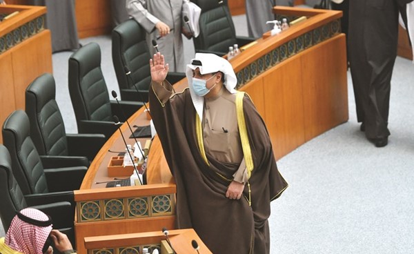 الشيخ حمد جابر العلي في جلسة مجلس الأمة أمس (محمد هاشم)