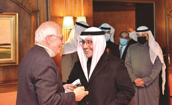الشيخ د. أحمد ناصر المحمد خلال اللقاء مع جوزيب بوريل