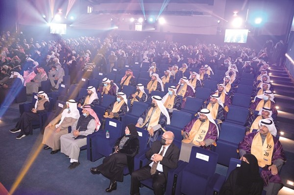 صورة جماعية للخريجين