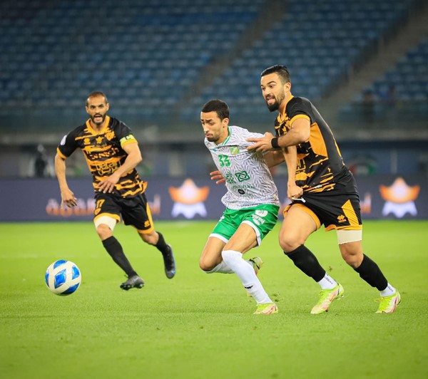 بالفيديو.. قمة الدوري .. عرباوية