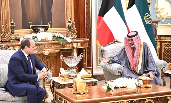 صاحب السمو الأمير الشيخ نواف الأحمد خلال المباحثات مع الرئيس المصري