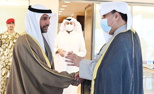 رئيس مجلس الأمة مرزوق الغانم مودعا الشيخ حمد جابر العلي بعد استقباله له أمس