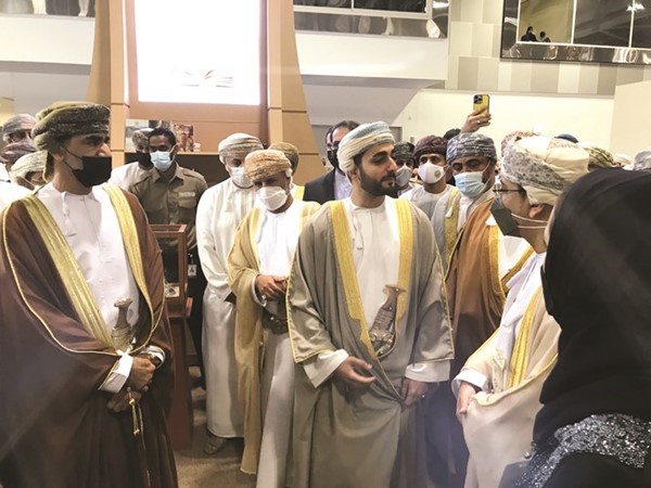«عرس عُمان الثقافي».. رؤية سديدة لخلق أجيال من المبدعين والمفكرين