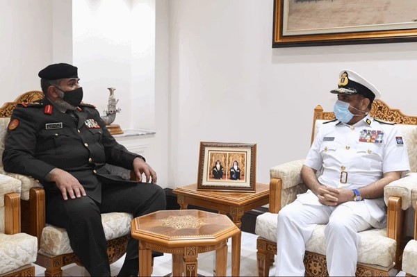 زيارة رئيس الأركان العامة للجيش إلى سلطنة عمان الشقيقة