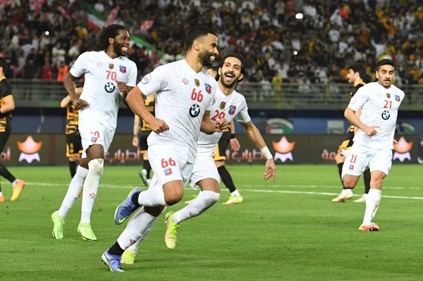 الكويت يؤكد جدارته بصدارة الدوري الممتاز