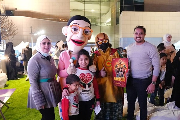 أحمد النويبت وأنفال عبدالرحيم من stc مع المشاركين خلال عرض آش مان