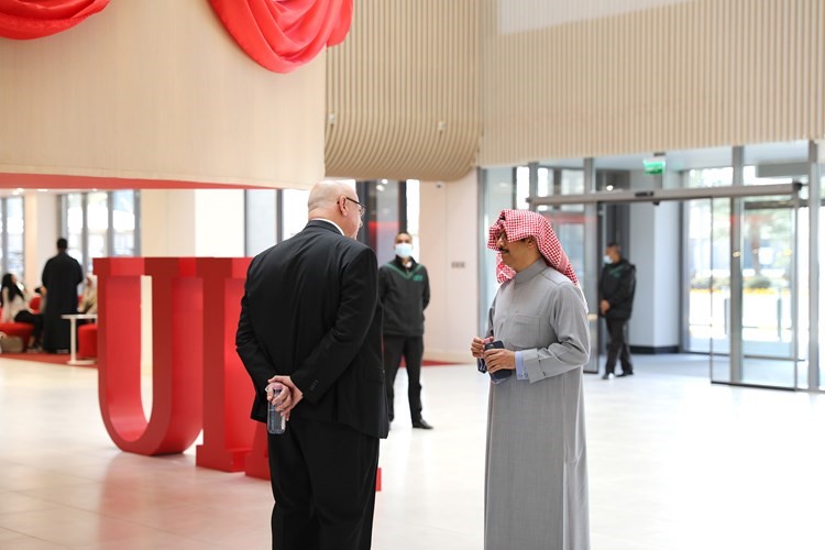 حرم الجامعة الأمريكية الدولية (AIU) يعد مكانا رائعا لاستضافة الاحتفال