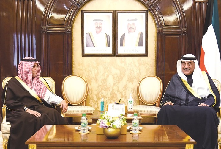 سمو الشيخ صباح الخالد مستقبلا صاحب السمو الملكي الأمير محمد بن خالد العبدالله الفيصل آل سعود