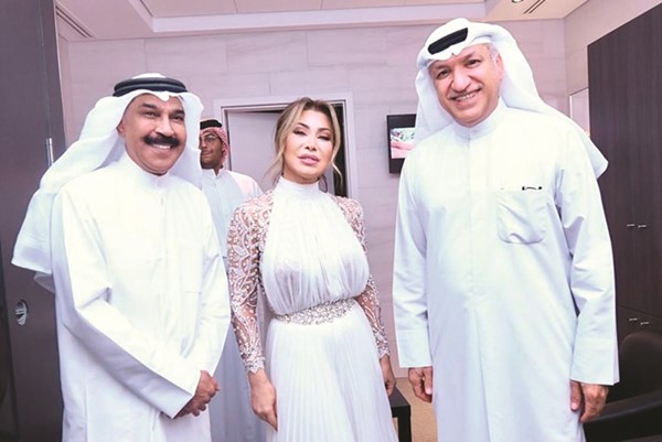 لقطة من كواليس الحفل تجمع الرويشد والزغبي والهندي