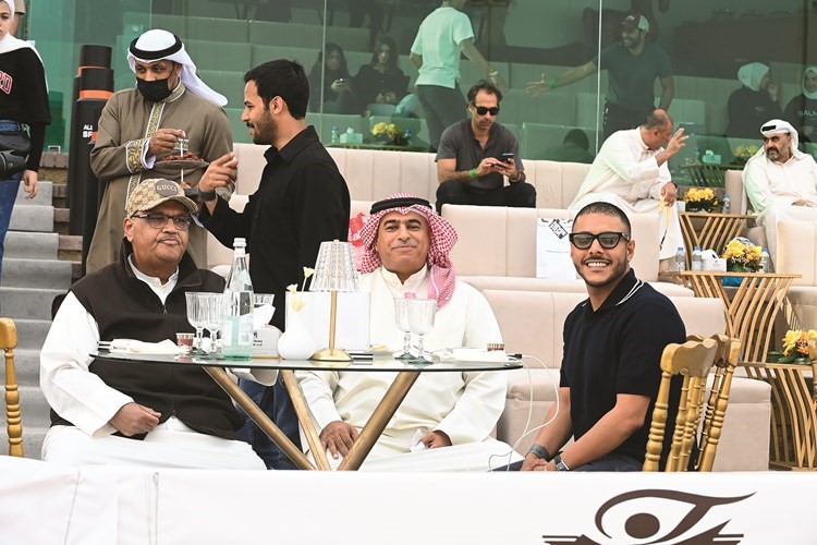 وليد المرشود ونبيل شعيل يتابعان فعاليات البطولة