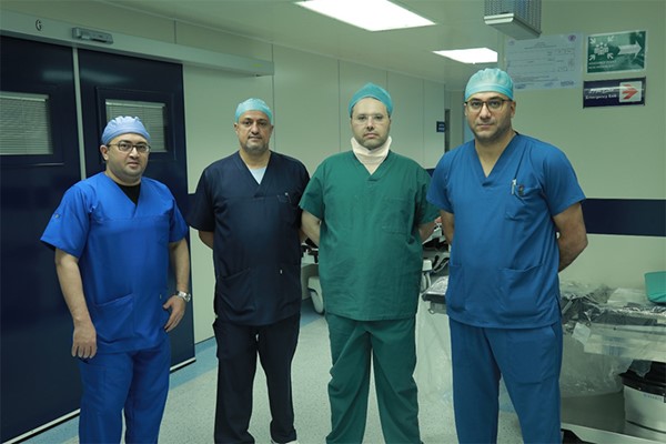 بالفيديو.. فريق جراحي كويتي ينجح في إجراء عملية فتق نادر