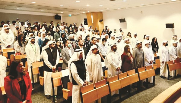 «القوى العاملة» شاركت في معرض الفرص الوظيفية الـ 23  بجامعة الخليج