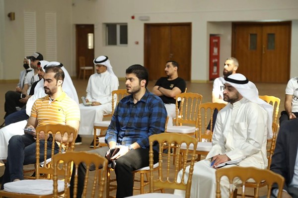 لقاء تنويري للمعلمين المشاركين في منافسات جائزة محمد بن زايد لأفضل معلم