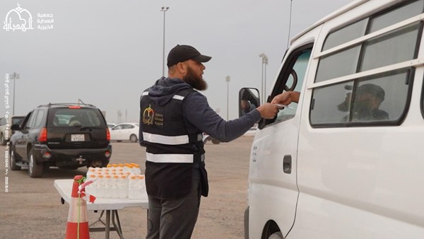 "الهداية الخيرية" وزعت 2000 كوبون مواد غذائية على الأسر المتعففة داخل الكويت