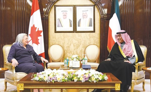 سمو الشيخ صباح الخالد خلال المباحثات مع حاكم عام كندا