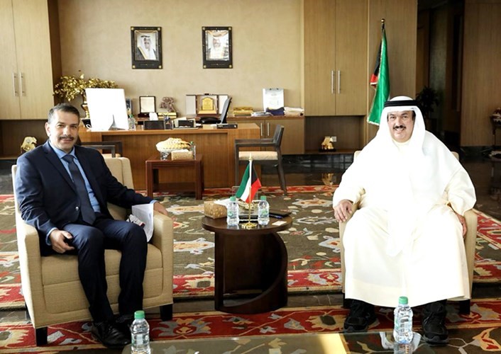 د.علي المضف مستقبلا سفير قبرص