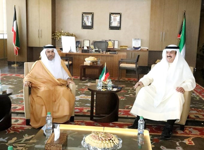 وزير التربية مستقبلا سفير قطر