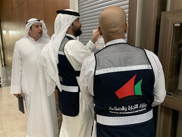 حامد الظفيري لـ «الأنباء»: مراقبة عمليات الغش التجاري والارتفاعات المصطنعة للأسعار وتطبيق القانون على المخالفين