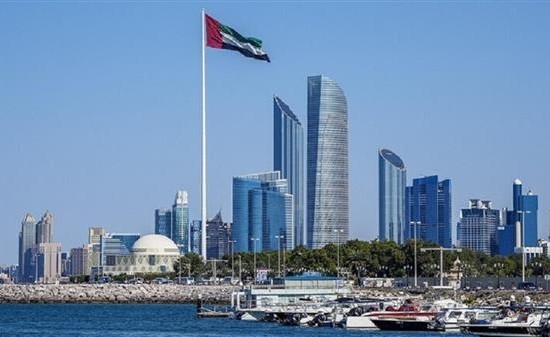 الإمارات تتبنى نهجًا شاملًا ومتوازنًا للعمل المناخي والتحول في الطاقة