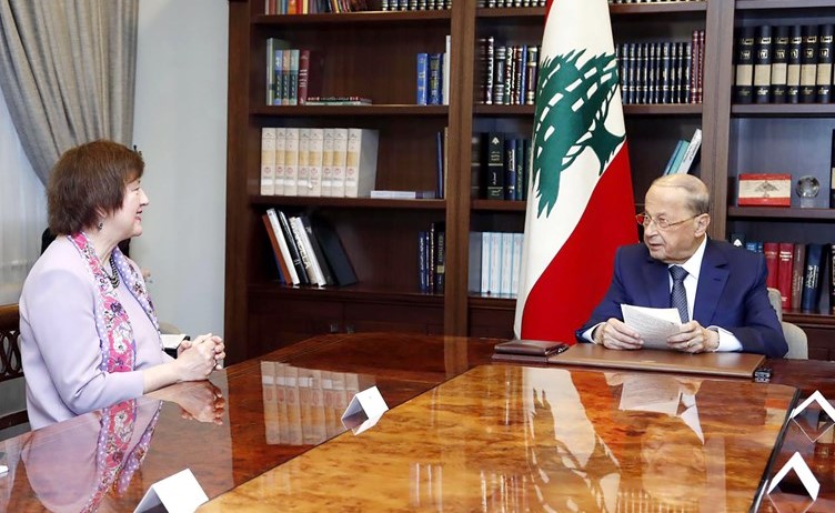 الرئيس اللبناني ميشال عون مستقبلا في بعبدا المنسقة الخاصة للأمم المتحدة في لبنان يوانا رونيسكا (محمود الطويل)