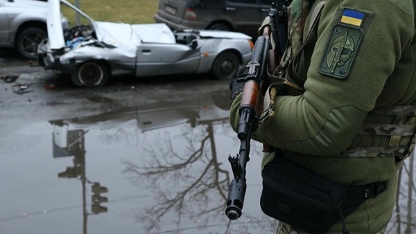 بالفيديو.. القوات الأوكرانية تستعيد السيطرة على مدينة بوتشا بضواحي كييف