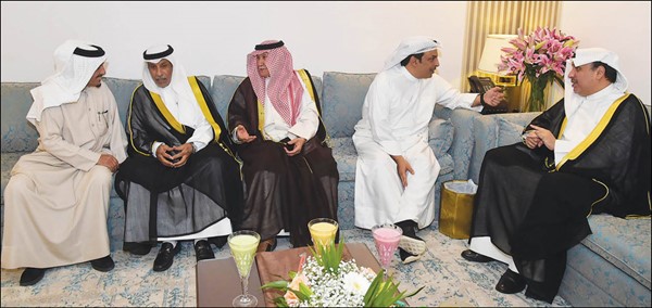  الشيخ حمد جابر العلي وكليب أبا الغنايم وبدر الشبنان وسالم الحيان وفهد الدبيس
