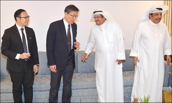  كليب أبا الغنايم والمستشار نايف المطيرات والسفير التايواني