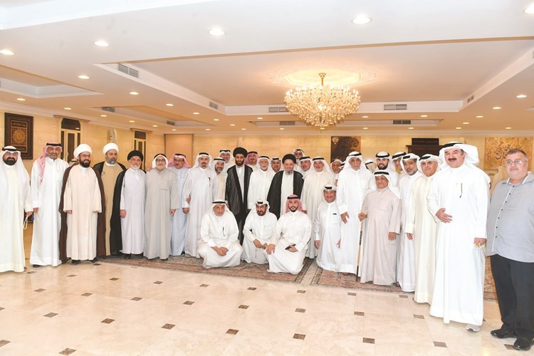 صالح عاشور متوسطا الحضور