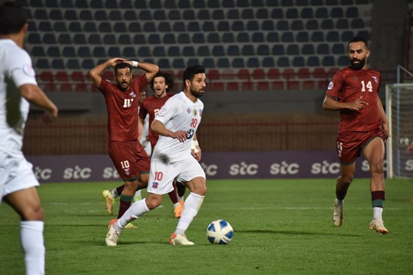 الكويت اقتنص فوزا مثيرا من النصر ضمن له صدارة الدوري (أحمد علي)