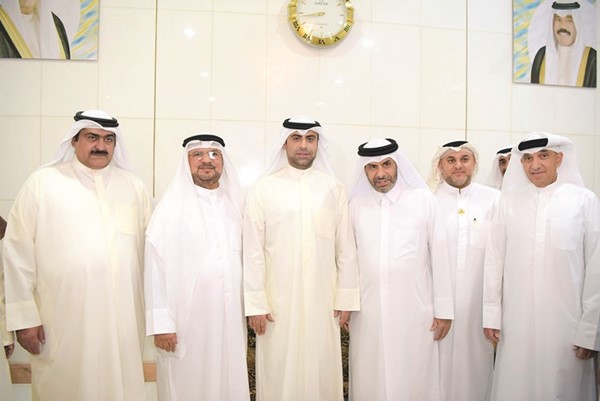 سفير قطر علي بن عبدالله آل محمود مع المهنئين