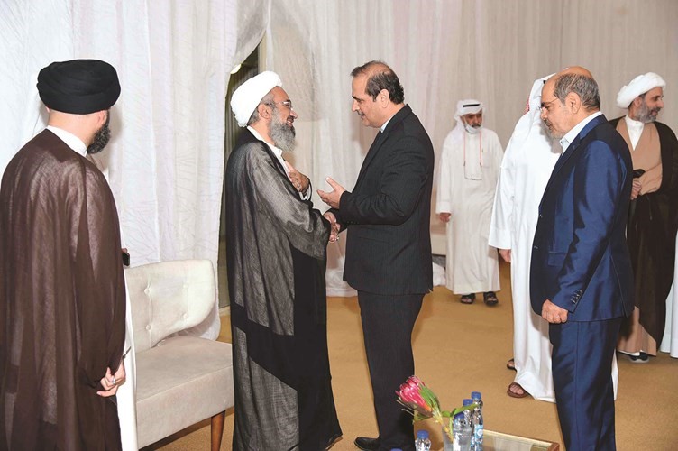 السفير الايراني يقدم التهاني