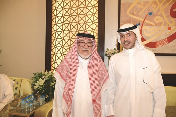مستشار الإدارة العامة الزميل يوسف عبدالرحمن مهنئا