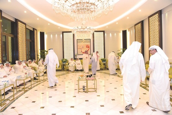 جانب من الحضور في ديوان المدلج