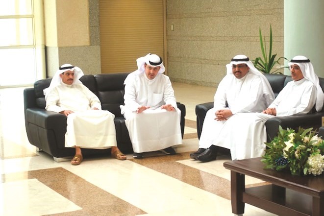 يوسف الرومي: الإدارة الجامعية مستعدة للتعاون مع اتحاد طلبة الجامعة لتحقيق المصالح الطلابية والتركيز على المنظومة التعليمية