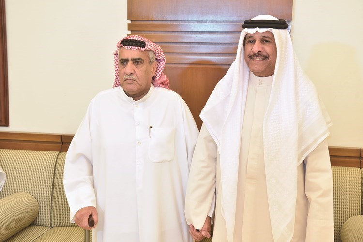 حمد الهرشاني مع احد المباركين