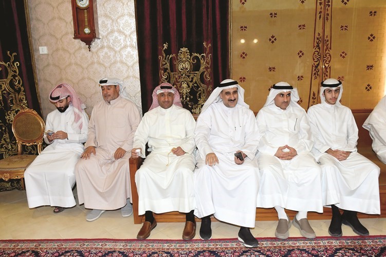 جانب من المهنئين بشهر رمضان خلال استقبال الطريجي