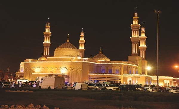 اللجنة العليا المنظمة في مسجد بلال بن رباح وفرت كل الخدمات للمصلين