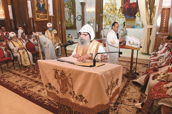 القمص بيجول الأنبا بيشوي ملقيا كلمته