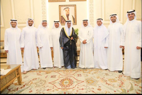  أبناء المرحوم فهد العناز استقبلوا رواد الديوان وضيوفهم بكل ترحاب