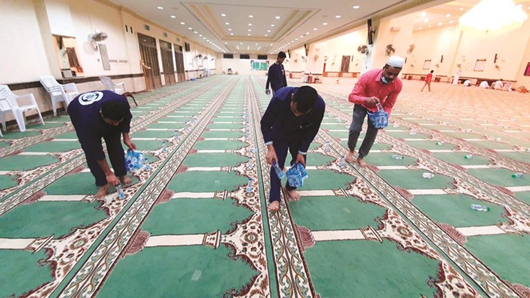 واستعدادات داخل المساجد