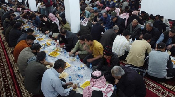 جمعية المنابر القرآنية وزعت 75886 وجبة افطار وسلال غذائية خلال رمضان