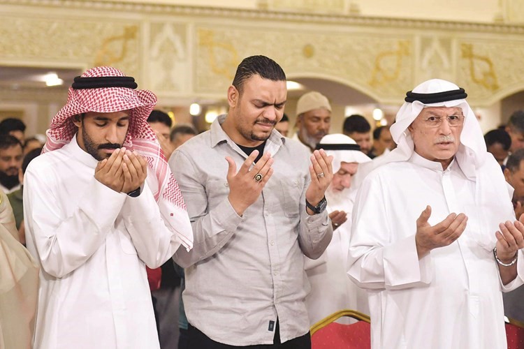 دعاء وتضرع إلى الله