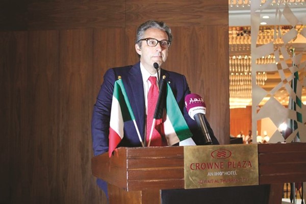 السفير الإيطالي كارلو بالدوتشي