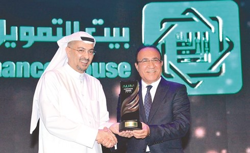 «بيتك» يحصد جائزة المؤسسات المتميزة لعام 2022
