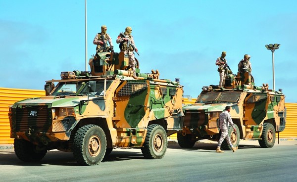 جنود تابعون لحكومة الوحدة الوطنية الليبية برئاسة عبدالحميد الدبيبة (رويترز)
