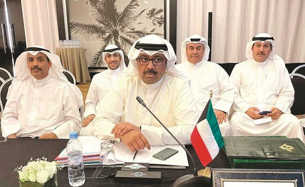 الشيخ عبدالله العلي خلال مشاركته في الاجتماع
