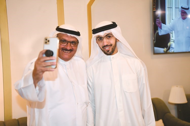 سيلفي مع خالد المطيري