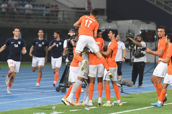 كاظمة بطلا لكأس سمو الأمير للمرة الثامنة بالفوز على السالمية 2-1 بعد غياب 11 عاماً