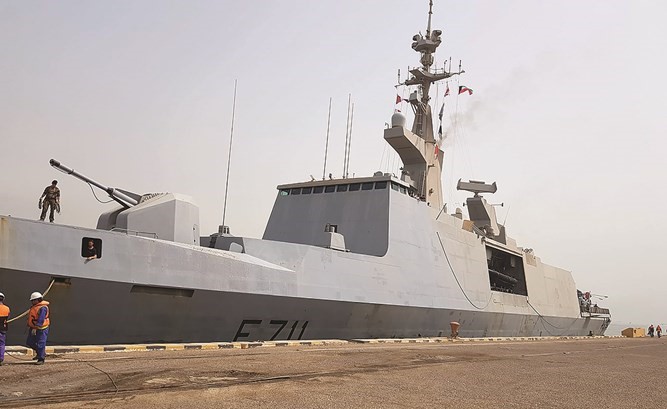 الفرقاطة البحرية الفرنسية سوركوف في ميناء الشويخ